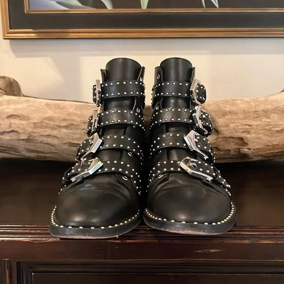 Givenchy Prue Black Leather Buckle Boot - Picture 6 of 14